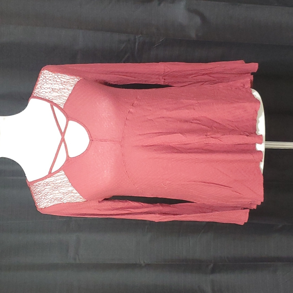 JS Burgundy long sleeve top with lace
